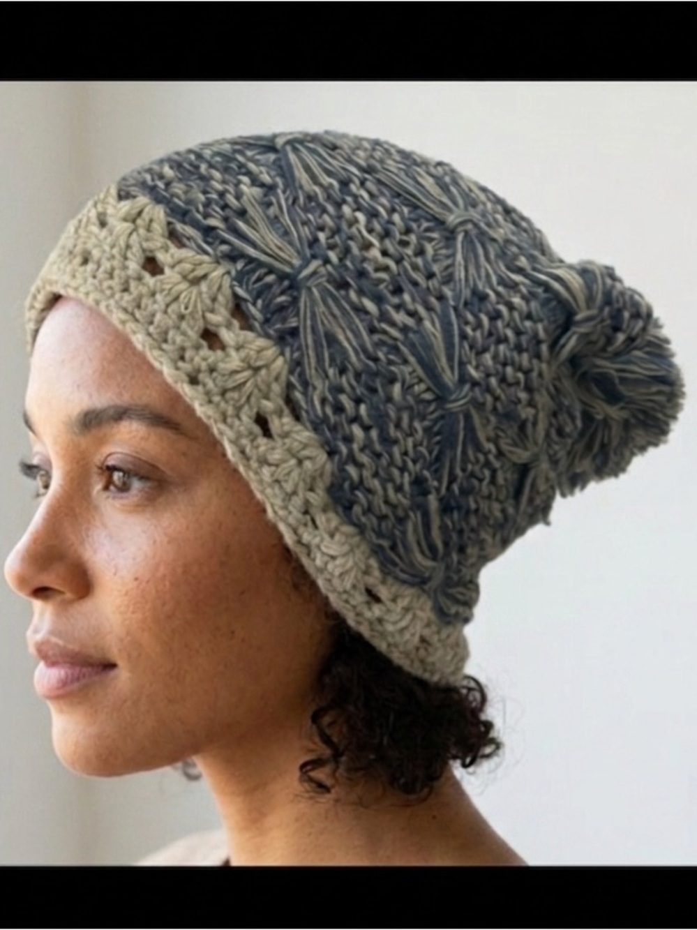 Free People || bow Cozy Knit Pom-Pom Beanie one size